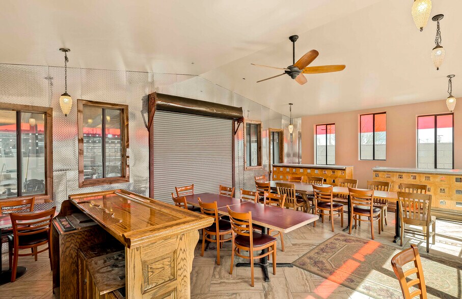 More Photos Of 1216 W Third St, Winslow Showroom For Sale