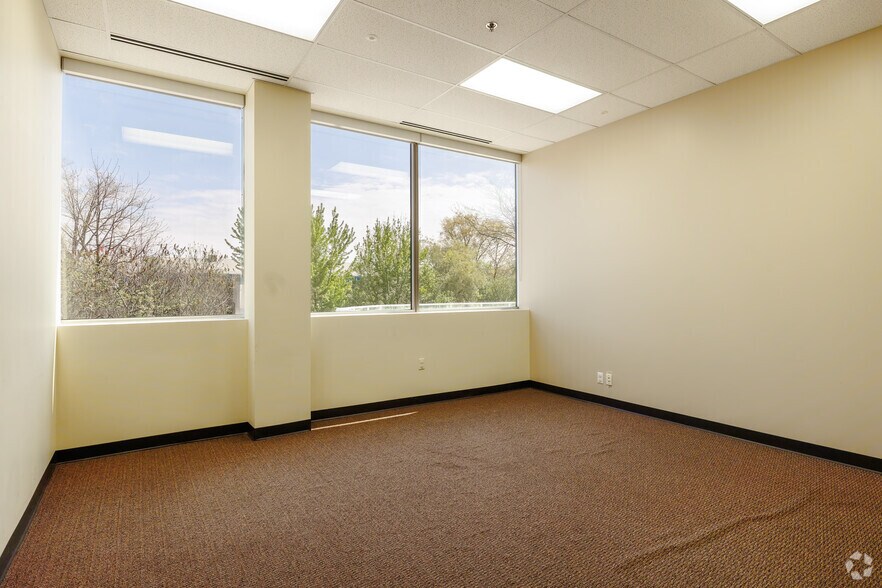 More Photos Of 3450 Harvester Rd, Burlington Light Manufacturing For Lease