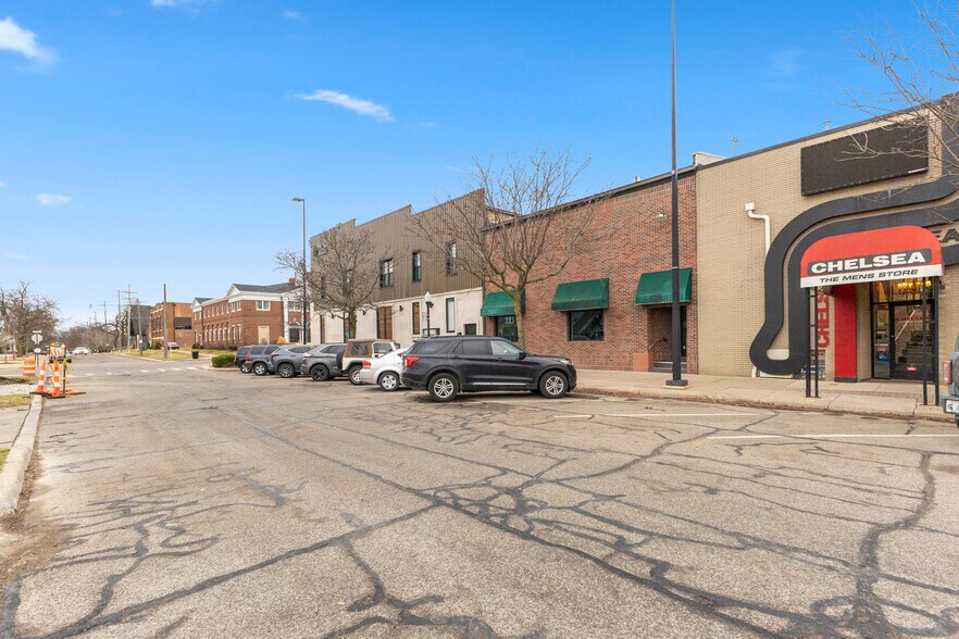 More Photos Of 2919 First St, Wyandotte General Retail For Lease