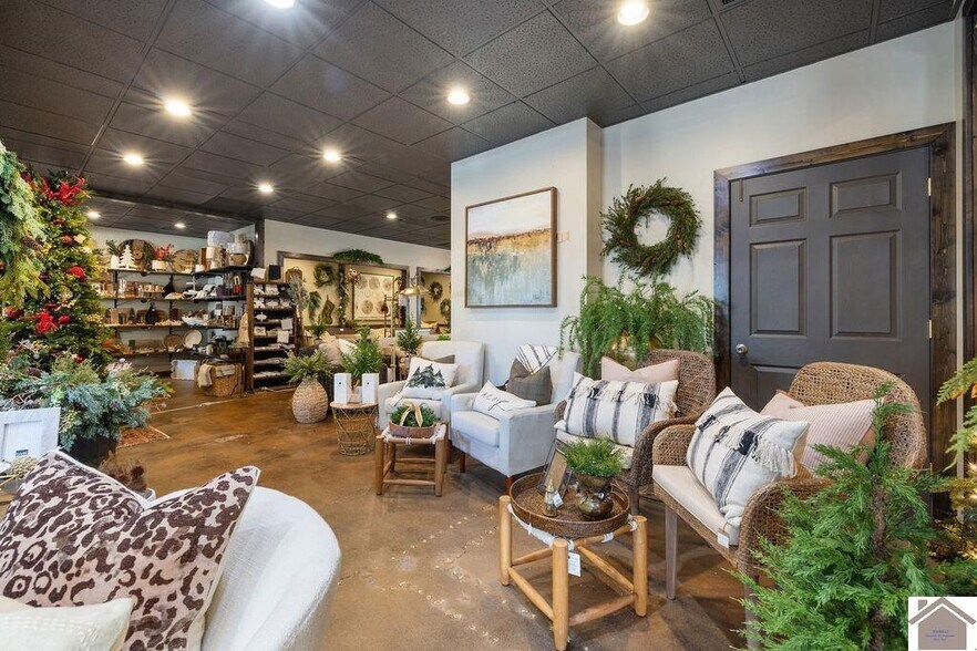 More Photos Of 2200 Broadway, Paducah General Retail For Sale