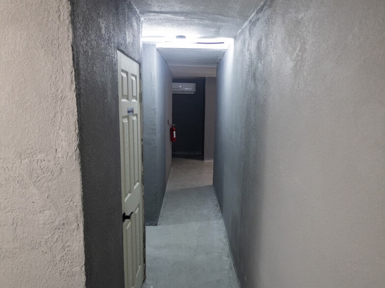 More Photos Of 16525 Market, Channelview Light Manufacturing For Sale