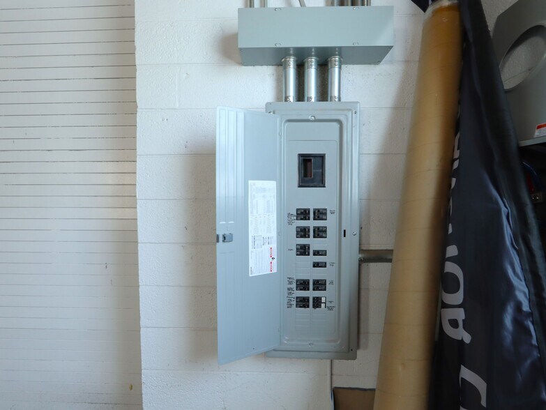 More Photos Of 6543 Hastings Rd, Detroit Warehouse For Sale