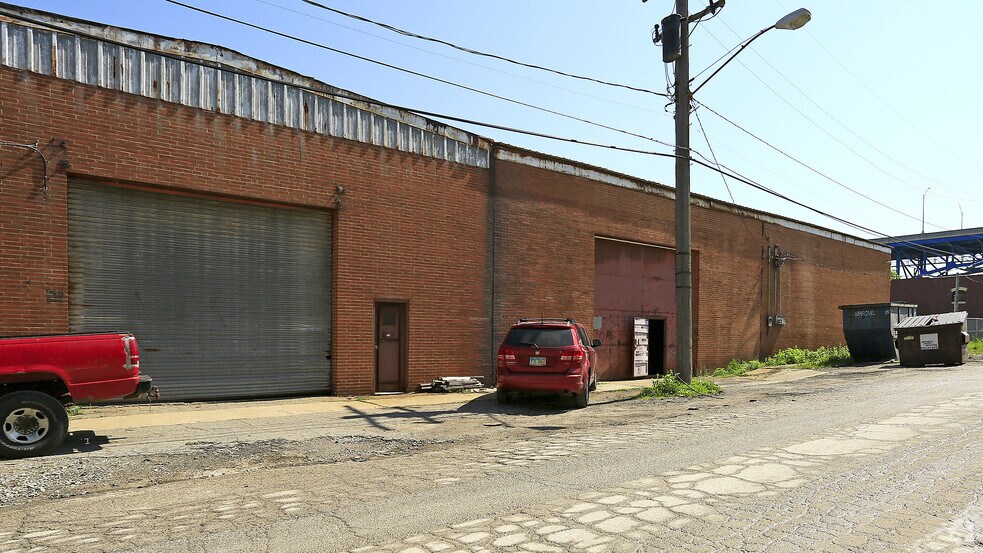More Photos Of 2424 Mulberry Ave, Cleveland Manufacturing For Sale
