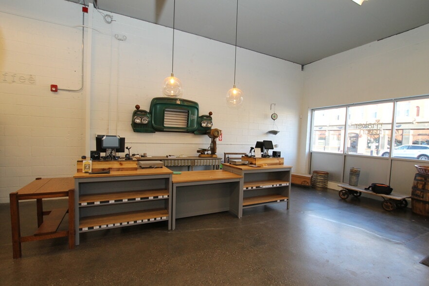 More Photos Of 162 Harding St, Worcester General Retail For Sale