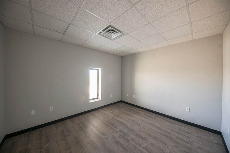 More Photos Of 14661 W I-20, Odessa Warehouse For Lease