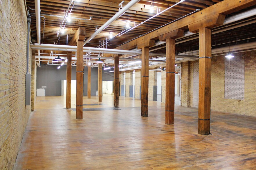 More Photos Of 1618-1620 Central Ave NE, Minneapolis Warehouse For Lease