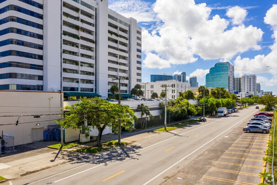 More Photos Of 4770 Biscayne Blvd, Miami Office Residential For Lease