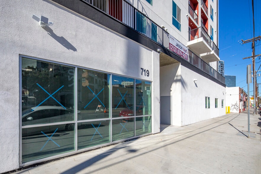 More Photos Of 719 S Hoover St, Los Angeles Apartments For Lease