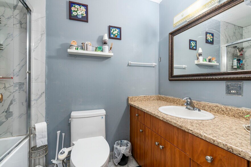 More Photos Of 32354 Marshall Rd, Abbotsford Freestanding For Sale