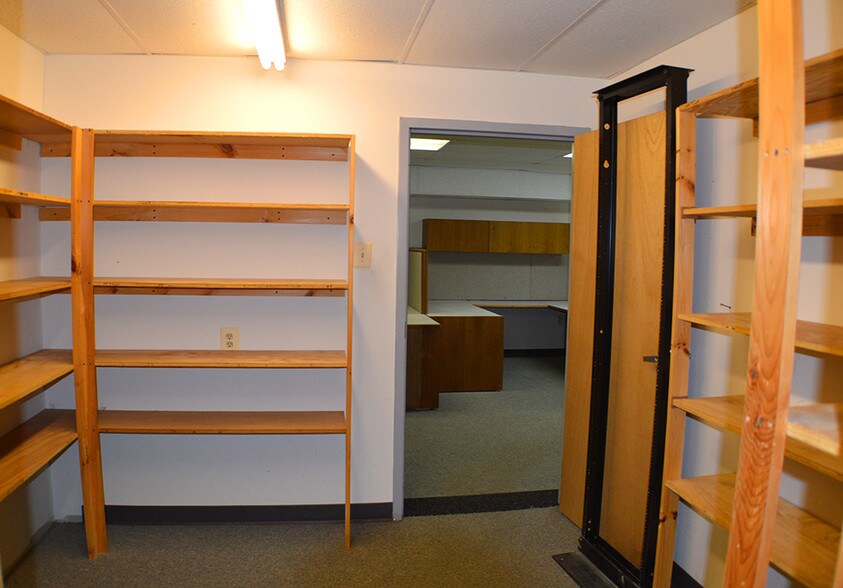 More Photos Of 316 E Market St, Leesburg Office For Sale