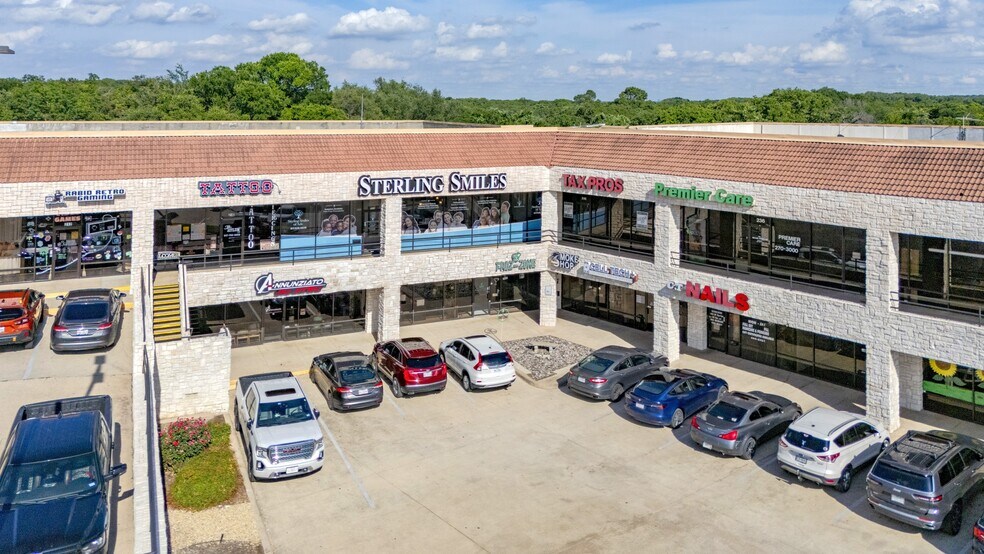 More Photos Of 120-252 Park Pl, Azle Unknown For Lease