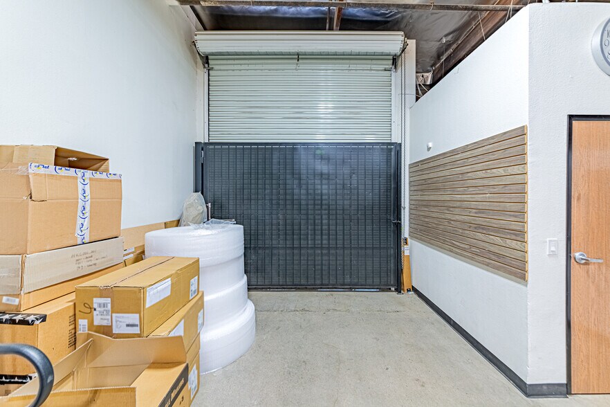 More Photos Of 2005 Raymer Ave, Fullerton Warehouse For Sale