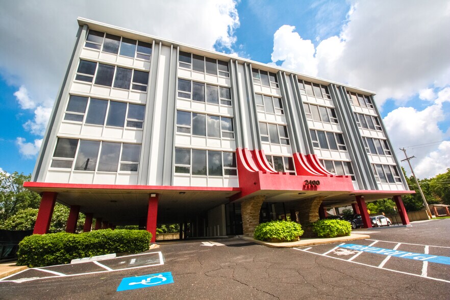 More Photos Of 2400 Poplar Ave, Memphis Office For Lease