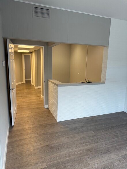 More Photos Of 513 Ridge Rd, Munster Medical For Lease