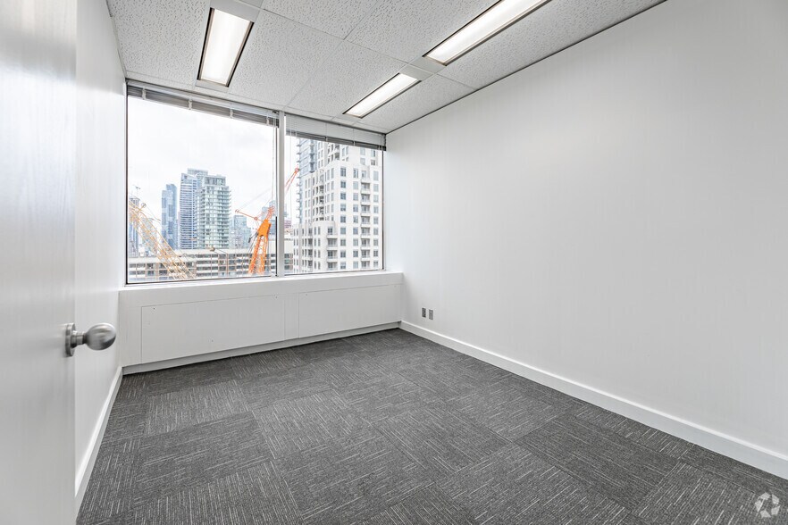 More Photos Of 2 Bloor St W, Toronto Office For Lease