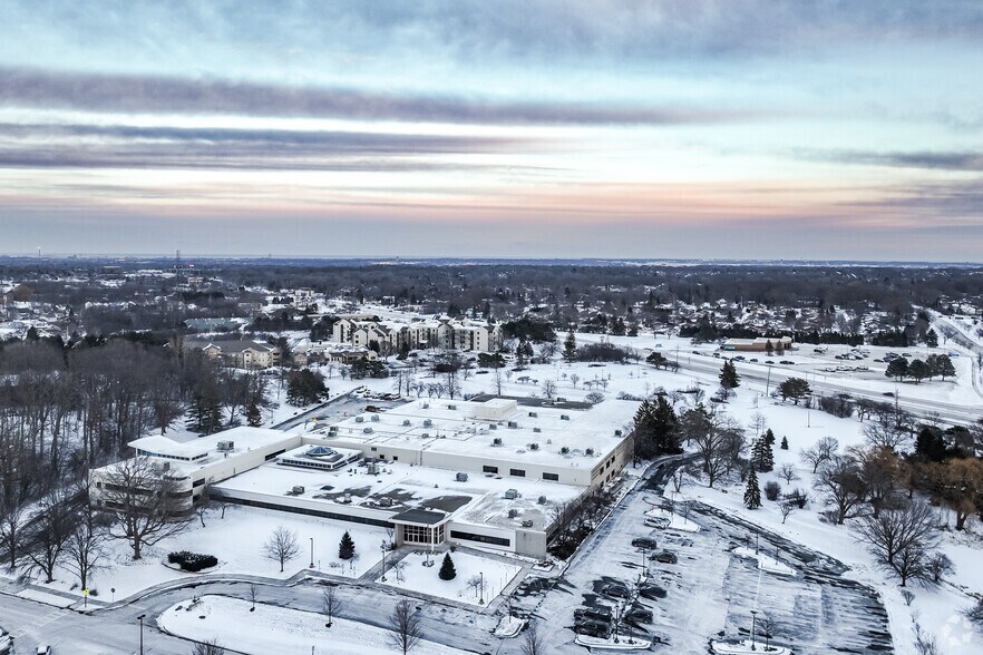 More Photos Of 5400 S 60TH St, Greendale Flex For Lease