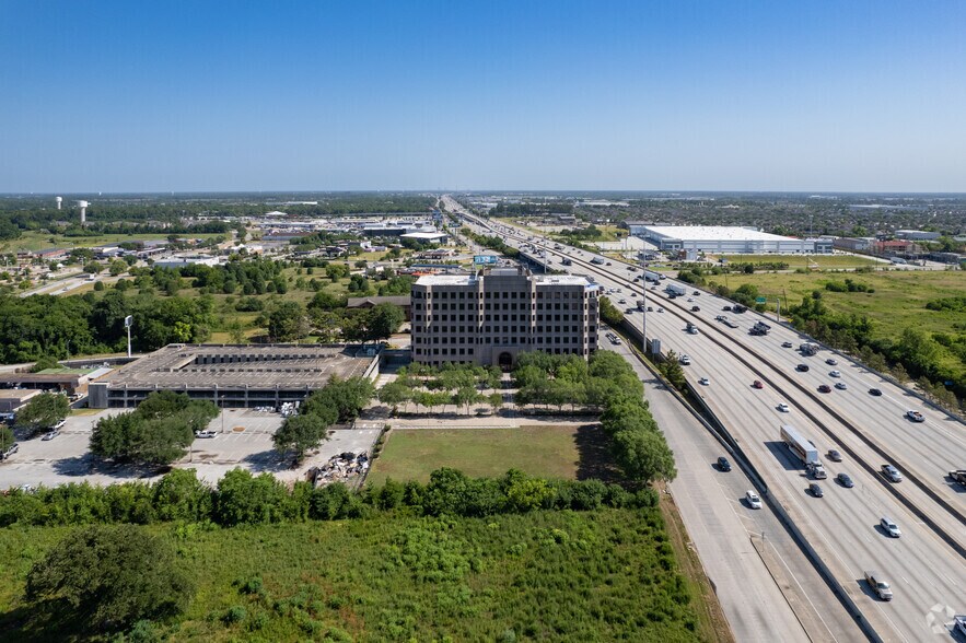 More Photos Of 13401 N I-45, Houston Office For Sale