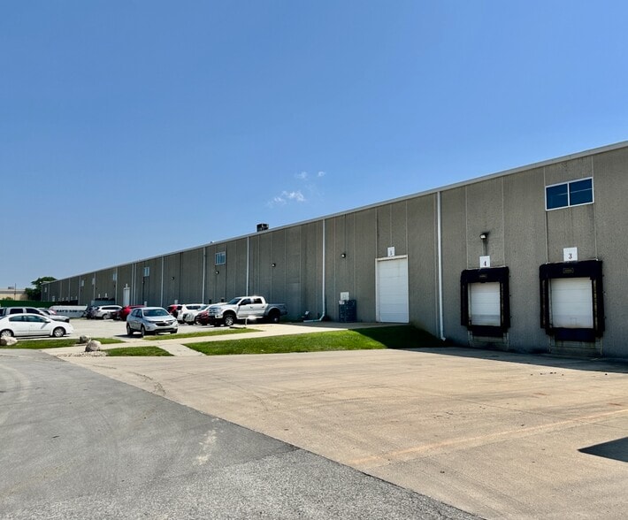 More Photos Of 6402 Corporate Dr, Indianapolis Distribution For Lease