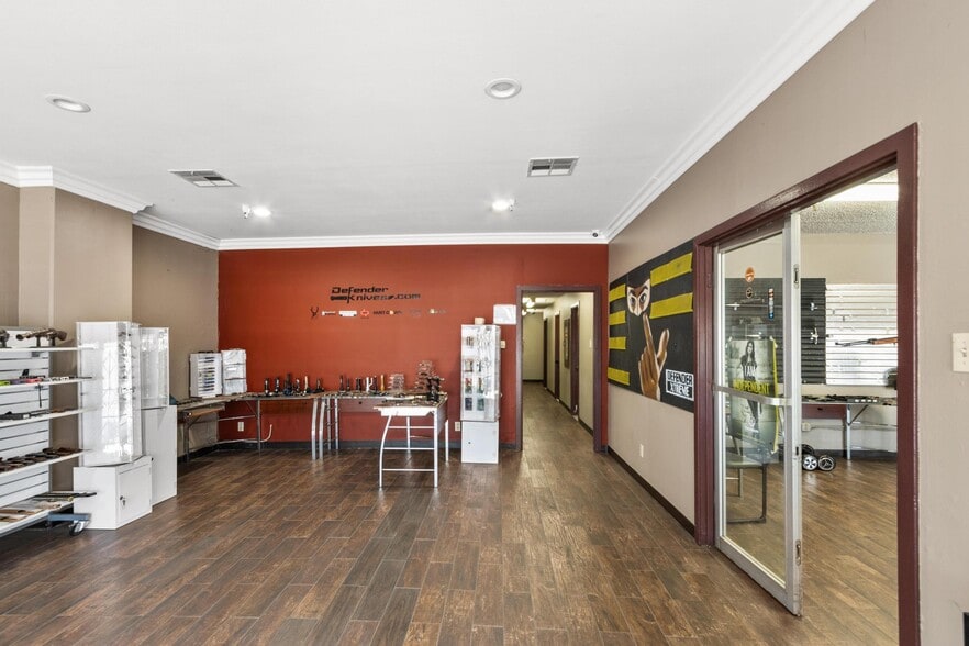 More Photos Of 6310 Corsair St, Commerce Manufacturing For Sale