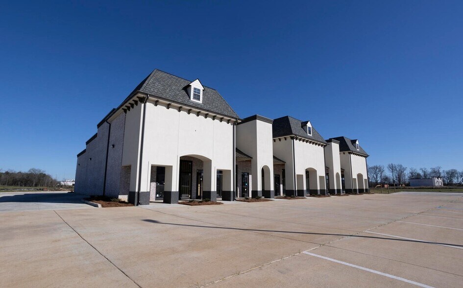 More Photos Of 100 Germantown Rd, Gluckstadt Restaurant For Lease