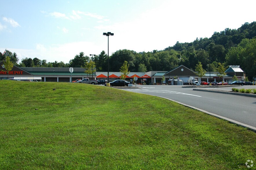 More Photos Of 254-280 Mohawk Trl, Greenfield Unknown For Lease