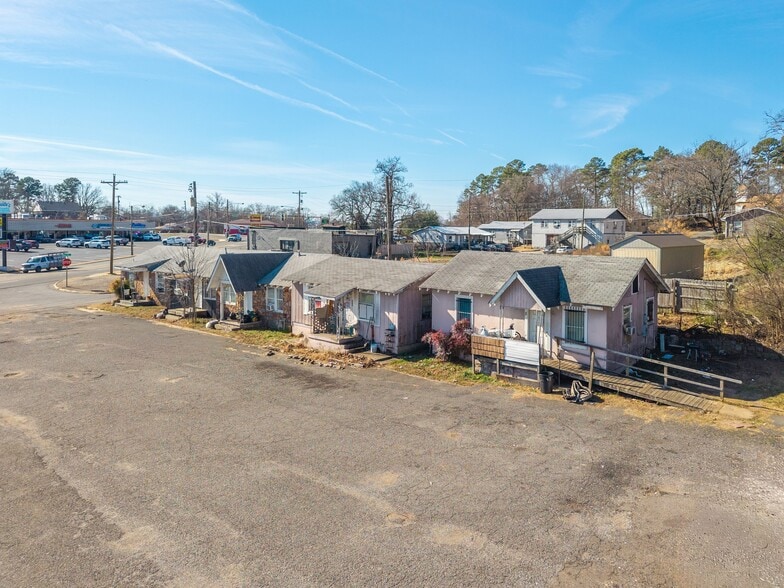 More Photos Of 606 Albert Pike Rd, Hot Springs National Park Freestanding For Sale