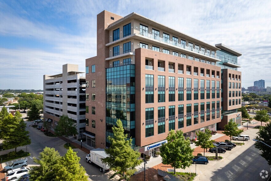 More Photos Of 3100 W 7th St, Fort Worth Office Residential For Lease