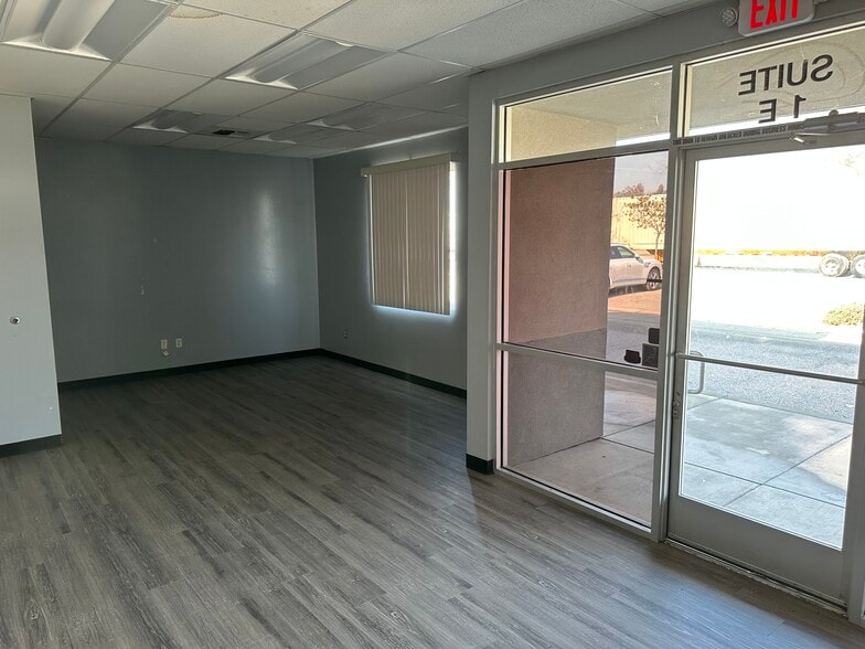 More Photos Of 3740 N Sillect Ave, Bakersfield Light Manufacturing For Lease