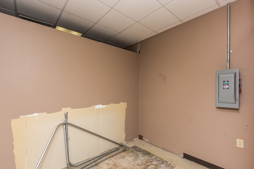 More Photos Of 133 E Main St, Youngsville General Retail For Lease
