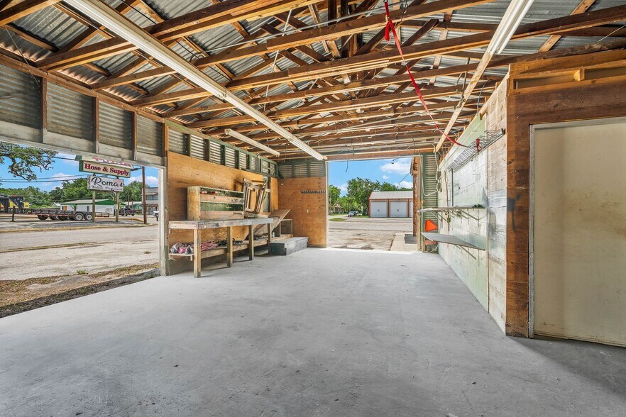 More Photos Of 1421 2nd St, Pleasanton Auto Repair For Sale