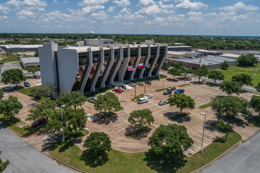 Primary Photo Of 1800 Teague Dr, Sherman Office For Lease