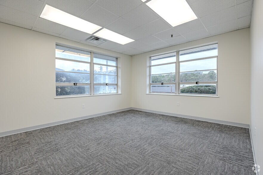 More Photos Of 3350 Hamilton Blvd SW, Hapeville Manufacturing For Sale