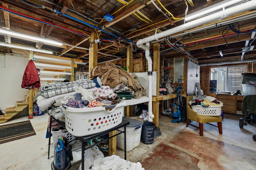 More Photos Of 180 Main St, North Woodstock Hotel For Sale