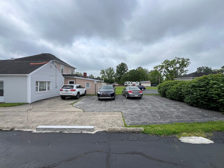 More Photos Of 109 S Main St, Bethel Office For Lease