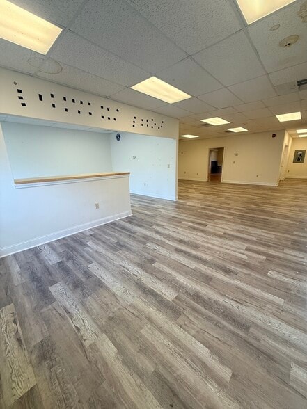 More Photos Of 97 Lafayette Rd, Hampton Falls Storefront For Lease