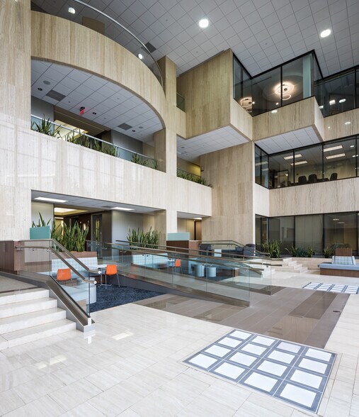 More Photos Of 400 Northridge Rd, Atlanta Office For Lease