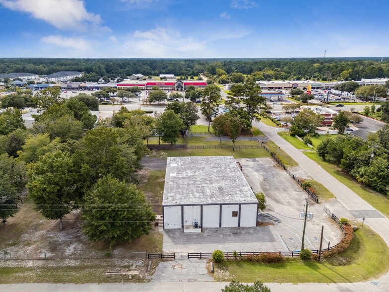 More Photos Of 30 Barber Rd, Macclenny Showroom For Sale