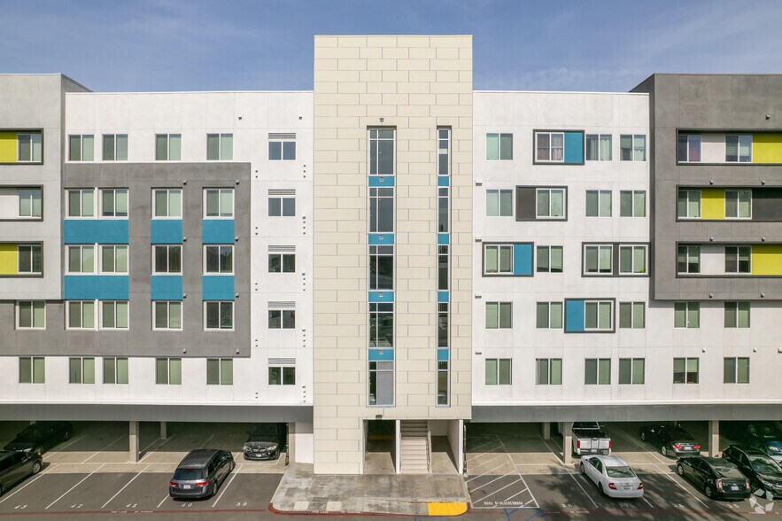More Photos Of 2112-2116 E 1st St, Santa Ana Apartments For Lease