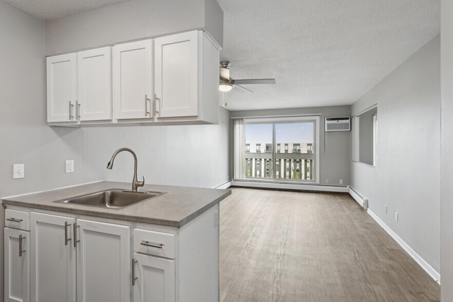 More Photos Of 3908 Cedar Grove Pky, Eagan Apartments For Sale