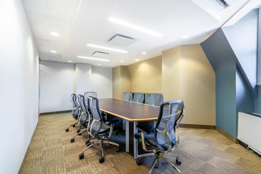 More Photos Of 1 Rideau St, Ottawa Coworking Space