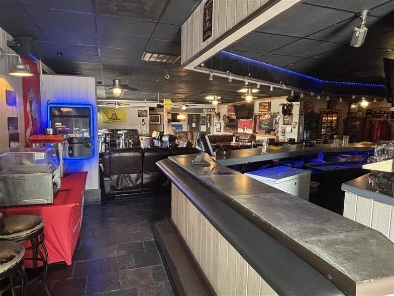 More Photos Of 6153 Massachusetts Ave, New Port Richey Freestanding For Sale