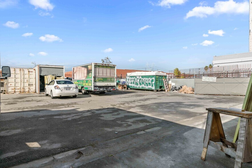 More Photos Of 8115 Lankershim Blvd, North Hollywood Warehouse For Lease
