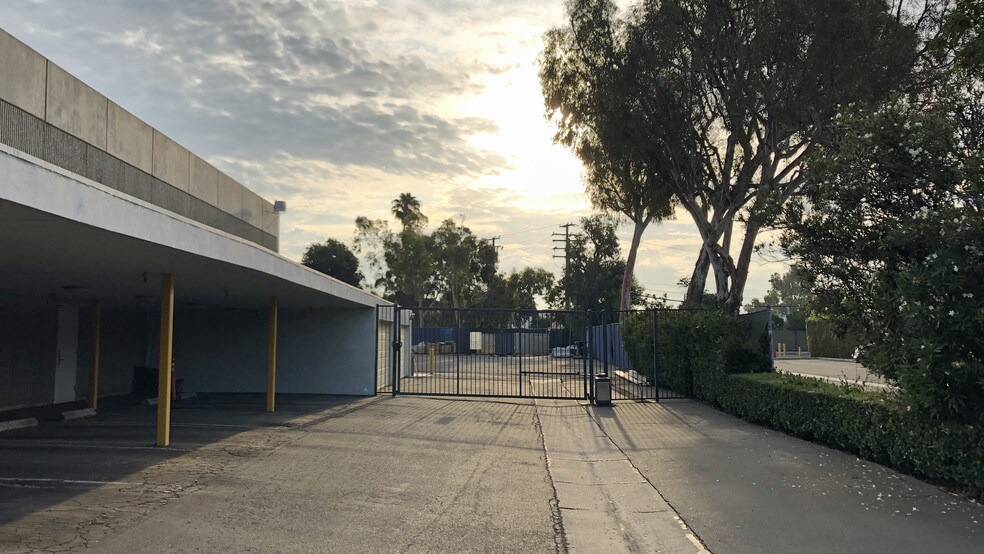 More Photos Of 17550 Gillette Ave, Irvine Manufacturing For Sale