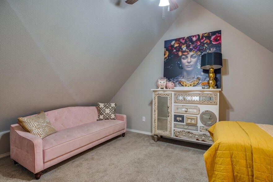 More Photos Of 6 US Highway 87, Comfort Office For Sale