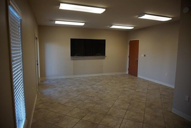 More Photos Of 249A W Church St, Lexington Medical For Sale