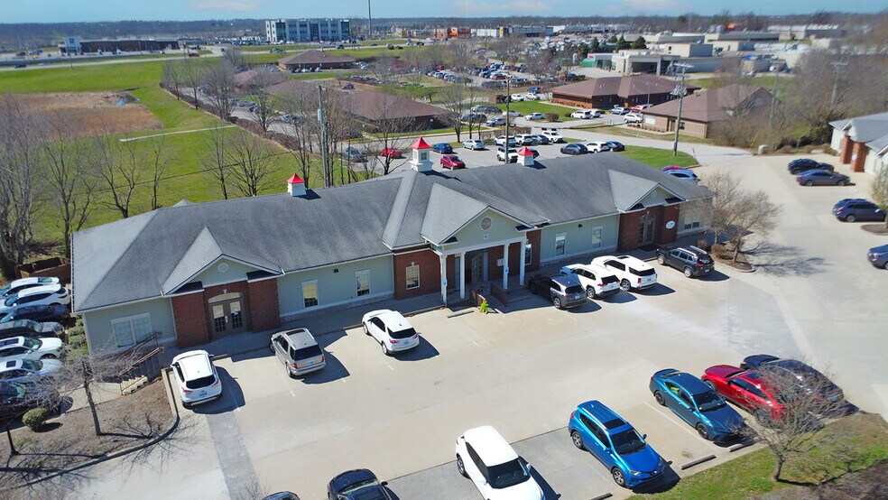 More Photos Of 103 Windsor Path, Georgetown Medical For Lease