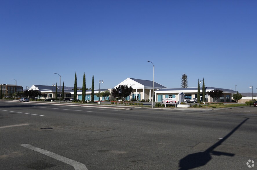 More Photos Of 42281 10th St W, Lancaster Office For Sale