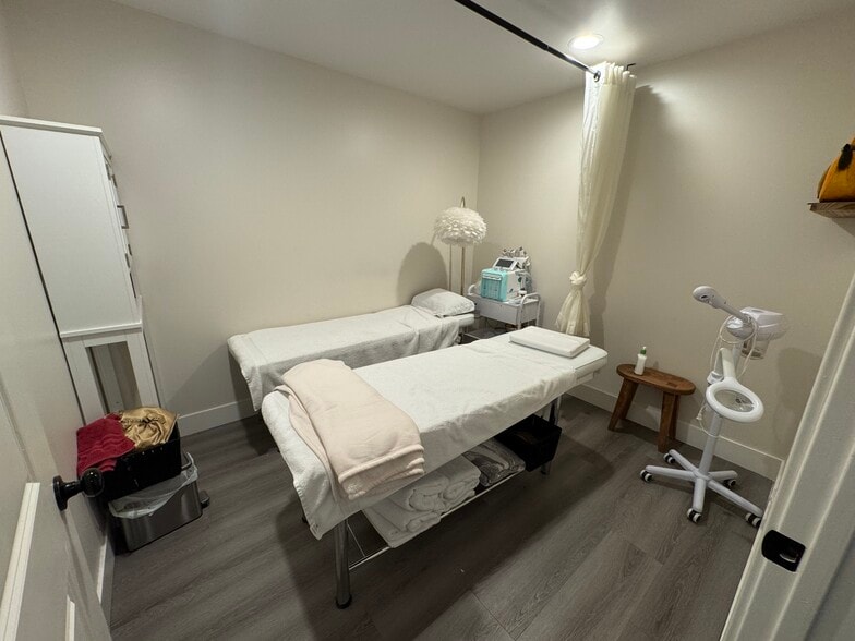 More Photos Of 919 Story Rd, San Jose Storefront For Sale