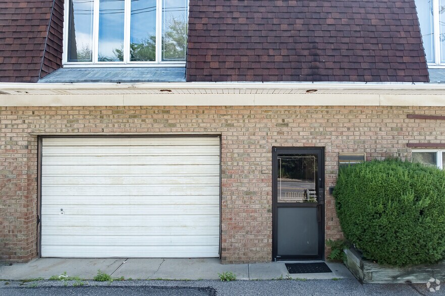 More Photos Of 42 Herb Hill Rd, Glen Cove Light Distribution For Lease