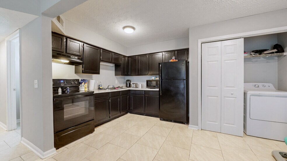 More Photos Of 200 Hubbard Rd, Winchester Apartments For Sale